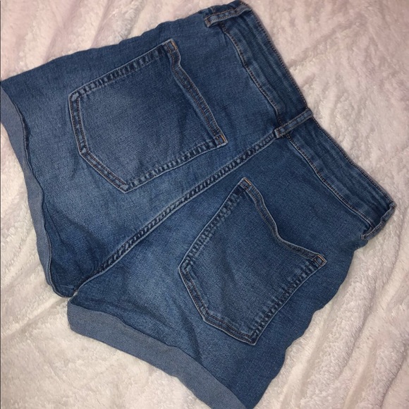 H&M blue jean shorts - Picture 4 of 4